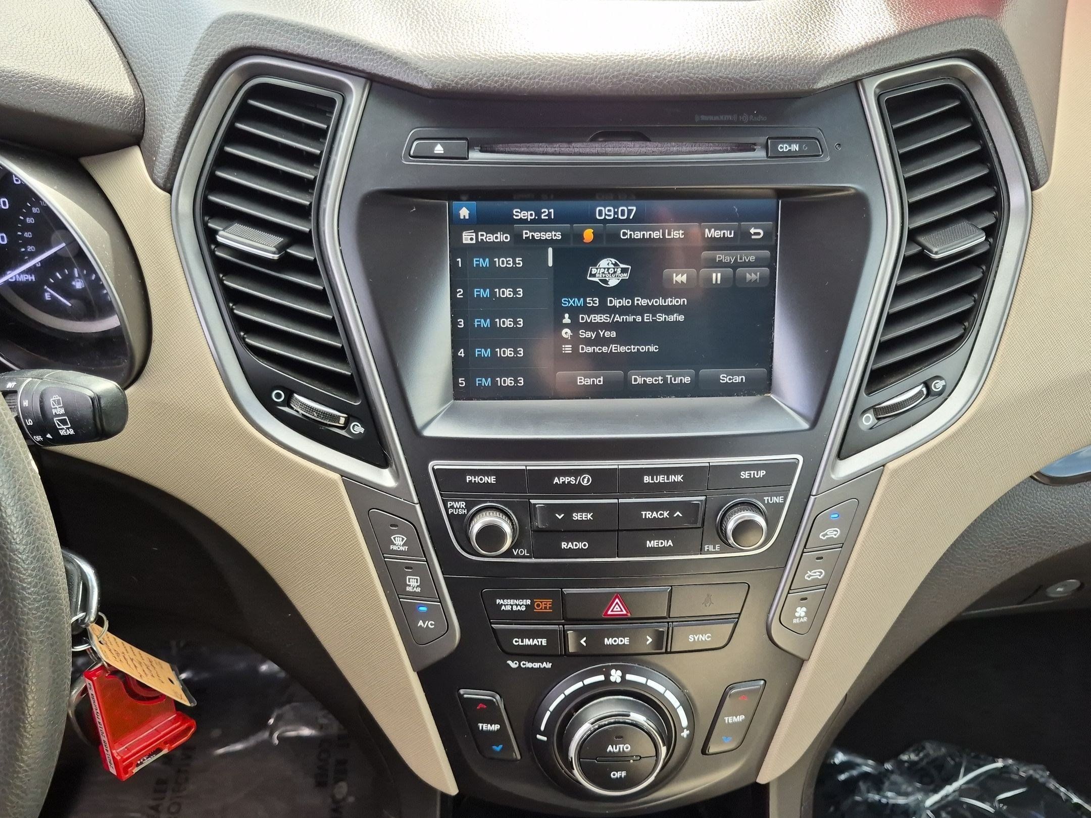Used 2018 Hyundai Santa Fe SE FWD image 18
