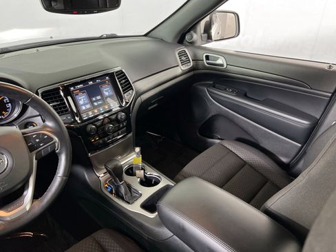 Used 2022 Jeep Grand Cherokee Laredo E w/ Security & Convenience Group image 22