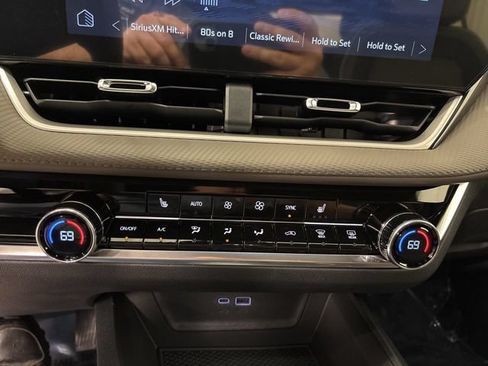 New 2026 Chevrolet Equinox LT w/ Convenience Package II FWD image 21