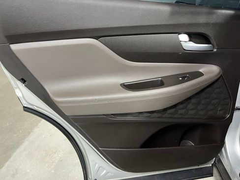 Used 2019 Hyundai Santa Fe SE FWD image 17