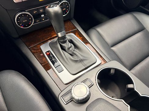 Used 2014 Mercedes-Benz C 250 Sedan image 39