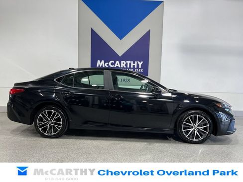 Used 2025 Toyota Camry XLE w/ Premium Plus Package AWD/4WD image 4