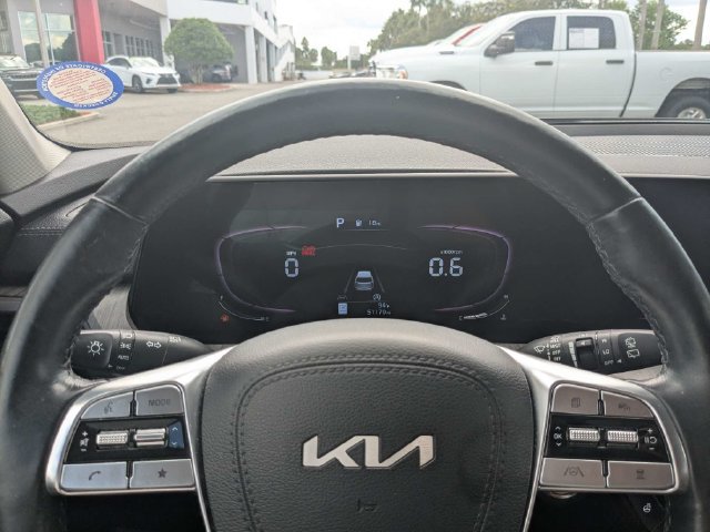 Used 2024 Kia Telluride EX w/ EX Captain's Chair Package AWD/4WD image 32