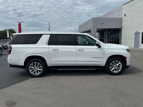 Used 2023 Chevrolet Suburban Premier image 8