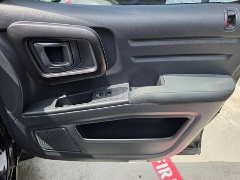 Used 2014 Honda Ridgeline Sport image 28