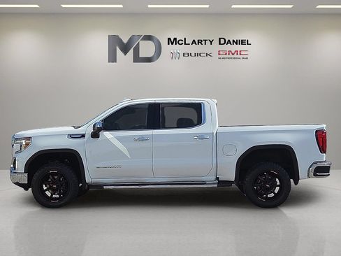 Used 2020 GMC Sierra 1500 SLT RWD image 3