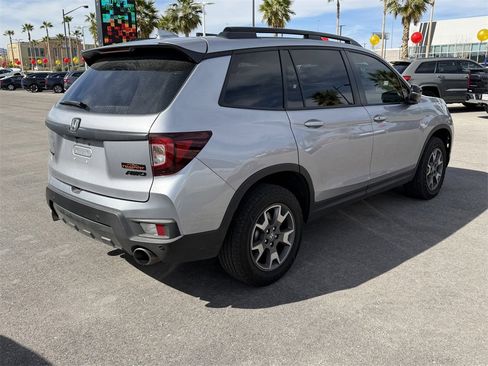 Used 2022 Honda Passport TrailSport image 5
