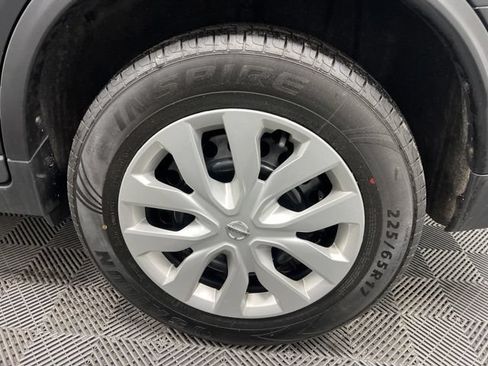 Used 2018 Nissan Rogue S AWD/4WD image 9