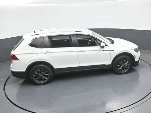 Used 2022 Volkswagen Tiguan SE image 53