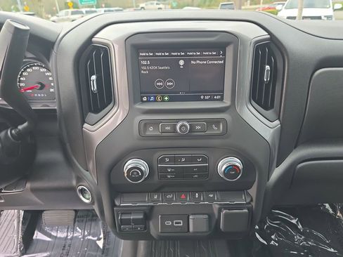 Used 2024 GMC Sierra 2500 Pro w/ Convenience Package image 14