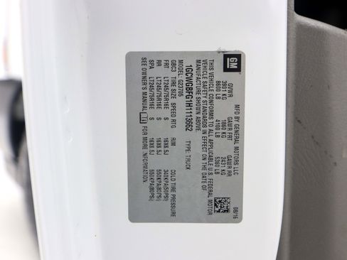 Used 2017 Chevrolet Express 2500 Extended image 36