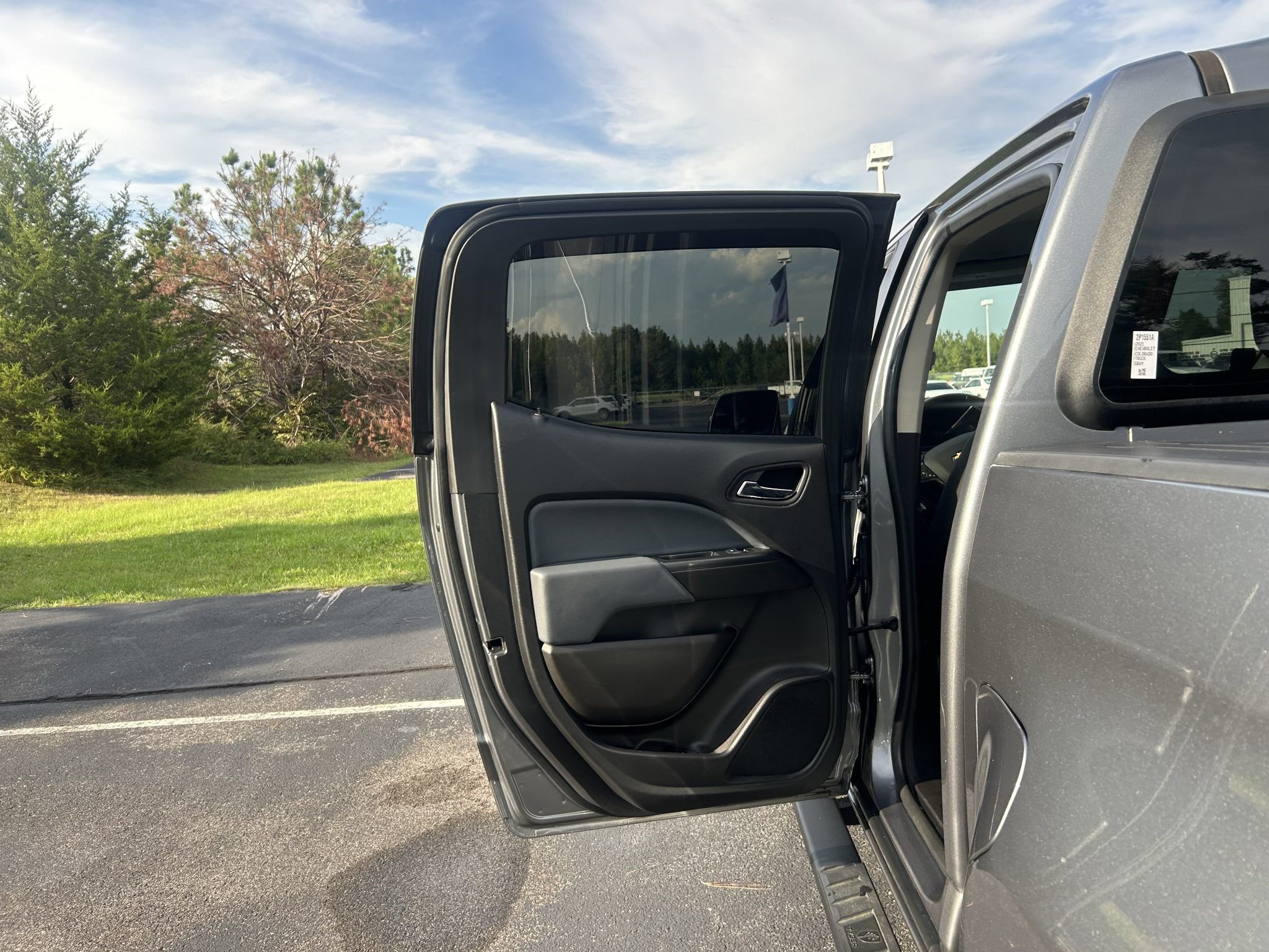 Used 2021 Chevrolet Colorado Z71 AWD/4WD image 18
