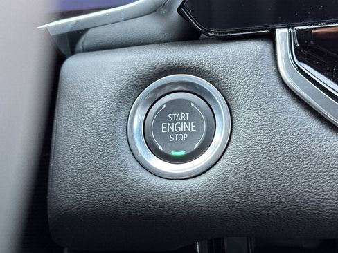 New 2025 GMC Canyon Elevation w/ Convenience Package image 20