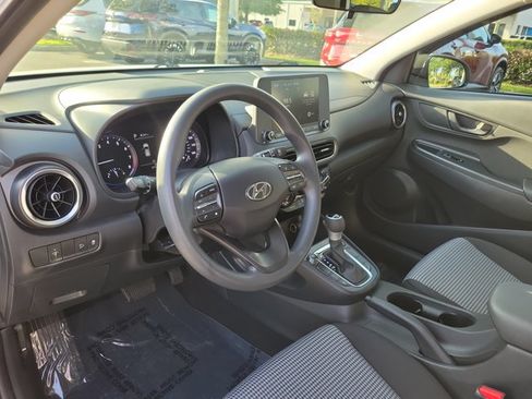 Used 2023 Hyundai Kona SE AWD/4WD image 17