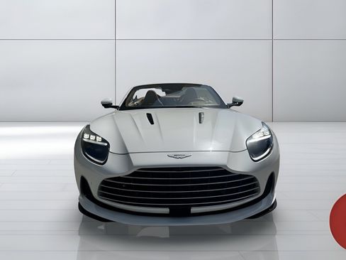 Used 2025 Aston Martin DB12 Convertible RWD image 5