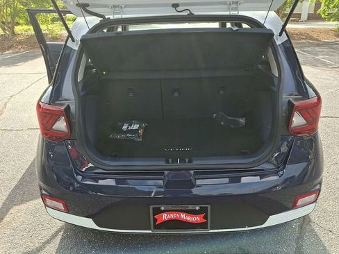 Used 2023 Hyundai Venue Limited FWD image 29