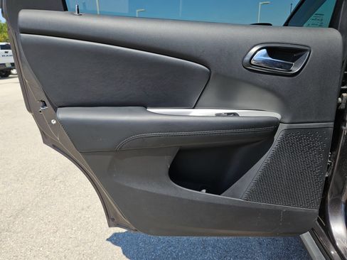 Used 2020 Dodge Journey SE w/ SE Popular Equipment Group FWD image 15