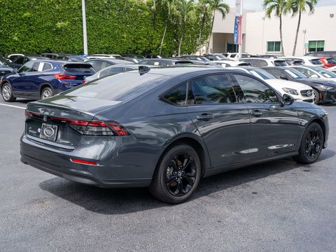 Certified 2025 Honda Accord SE image 5