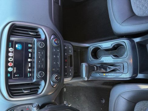 Used 2018 Chevrolet Colorado Z71 image 14