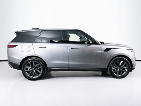 Used 2025 Land Rover Range Rover Sport SE AWD/4WD image 4