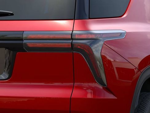 New 2026 Chevrolet Traverse LT w/ Driver Confidence Package AWD/4WD image 13