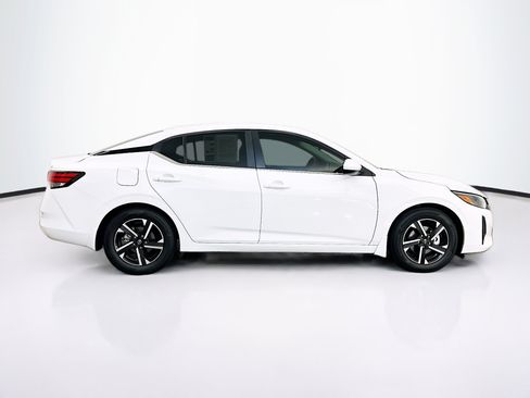 Used 2025 Nissan Sentra SV FWD image 10