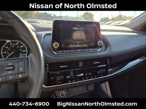 Used 2023 Nissan Rogue SL AWD/4WD image 18