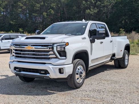 New 2026 Chevrolet Silverado 3500 High Country w/ Technology Package AWD/4WD image 5