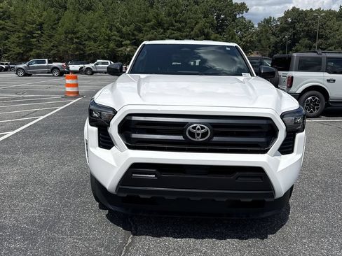 Used 2024 Toyota Tacoma SR AWD/4WD image 2