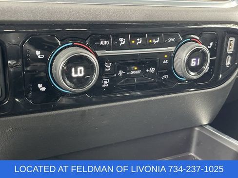 Used 2022 Chevrolet Silverado 1500 LT Trail Boss w/ LT Trail Boss Premium Package AWD/4WD image 18