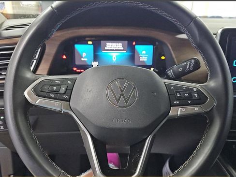 Used 2024 Volkswagen Atlas SE w/ Panoramic Sunroof Package AWD/4WD image 16