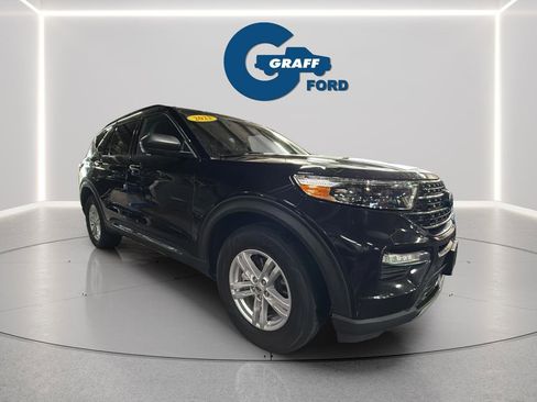 Used 2023 Ford Explorer XLT w/ Equipment Group 202A AWD/4WD image 4