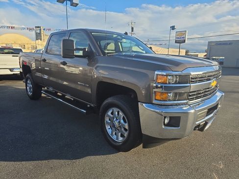 Used 2015 Chevrolet Silverado 2500 LT w/ LT Convenience Package image 5