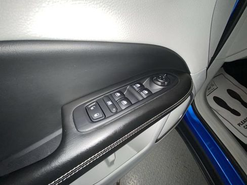Used 2019 Jeep Compass Latitude FWD image 13