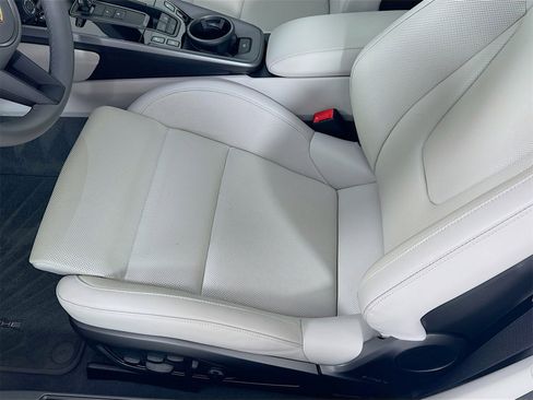 Used 2023 Porsche 911 Carrera 4S image 18