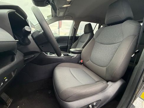 Used 2025 Toyota RAV4 XLE image 22