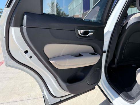 Certified 2026 Volvo XC60 B5 Plus AWD/4WD image 15