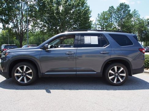 Used 2024 Honda Pilot Touring image 5