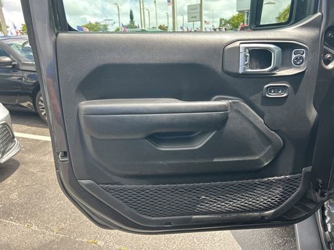 Used 2024 Jeep Wrangler Unlimited Sport AWD/4WD image 32