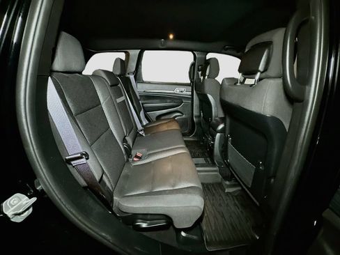 Used 2021 Jeep Grand Cherokee Laredo AWD/4WD image 35