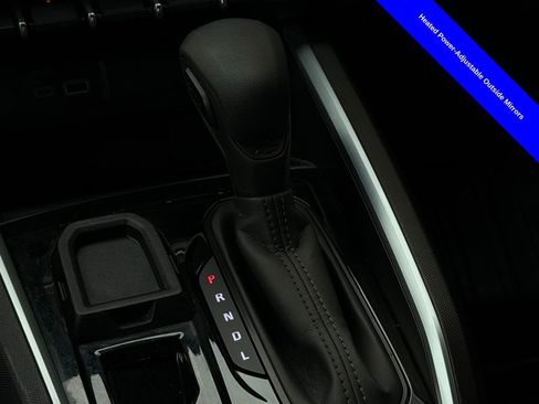 Used 2024 Chevrolet Colorado W/T w/ Safety Package image 18