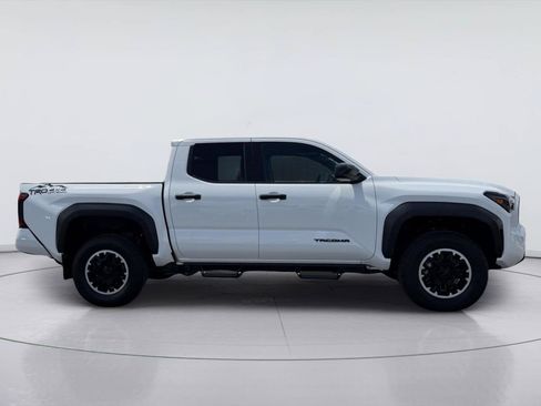 Used 2024 Toyota Tacoma TRD Off-Road AWD/4WD image 6