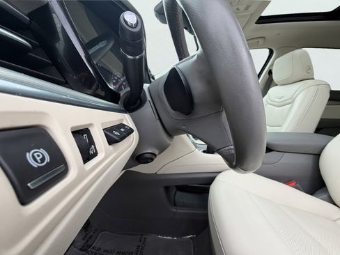 Used 2023 Cadillac XT5 Premium Luxury w/ Technology Package AWD/4WD image 32