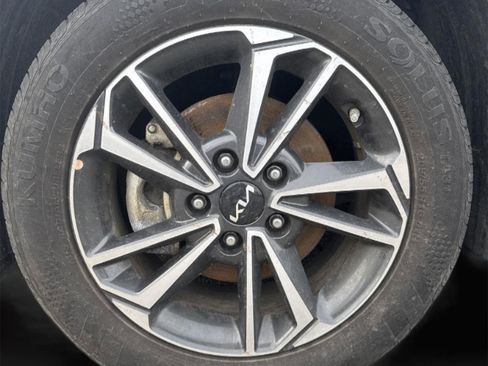 Used 2024 Kia Forte LXS image 10