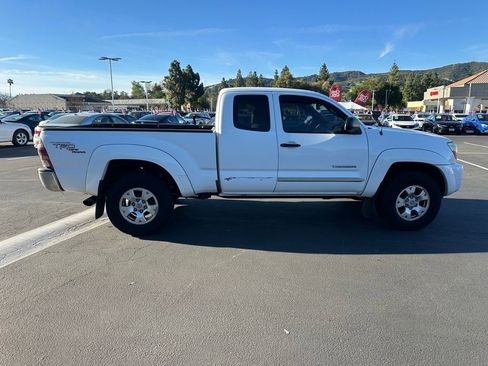 Used 2005 Toyota Tacoma PreRunner image 4