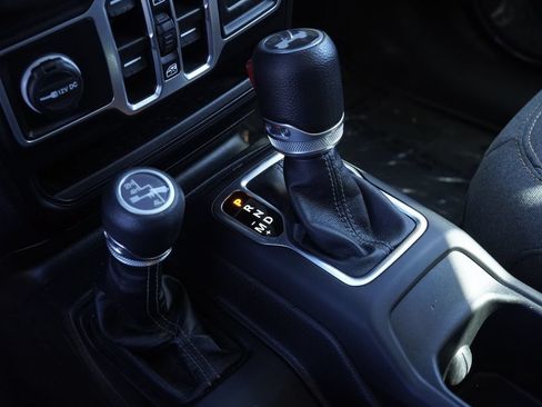 Used 2025 Jeep Wrangler Unlimited Sport AWD/4WD image 22