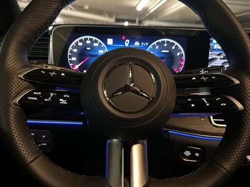 New 2026 Mercedes-Benz GLS 450 4MATIC image 24