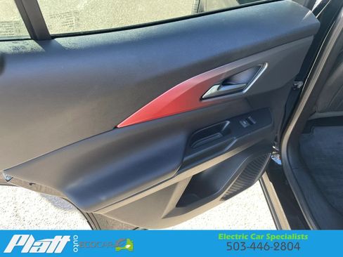 Used 2024 Chevrolet Equinox EV RS FWD image 37