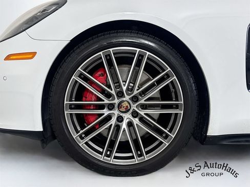Used 2021 Porsche Panamera GTS w/ Premium Package AWD/4WD image 39