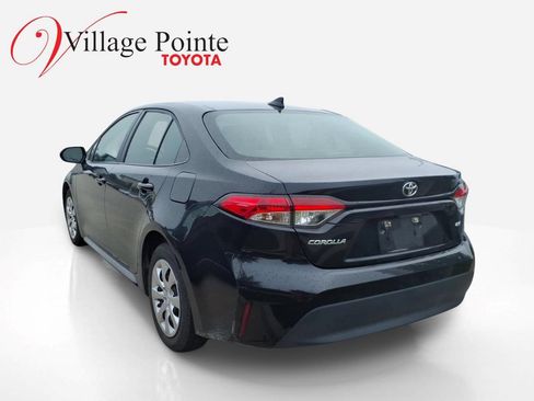 Used 2024 Toyota Corolla LE FWD image 2